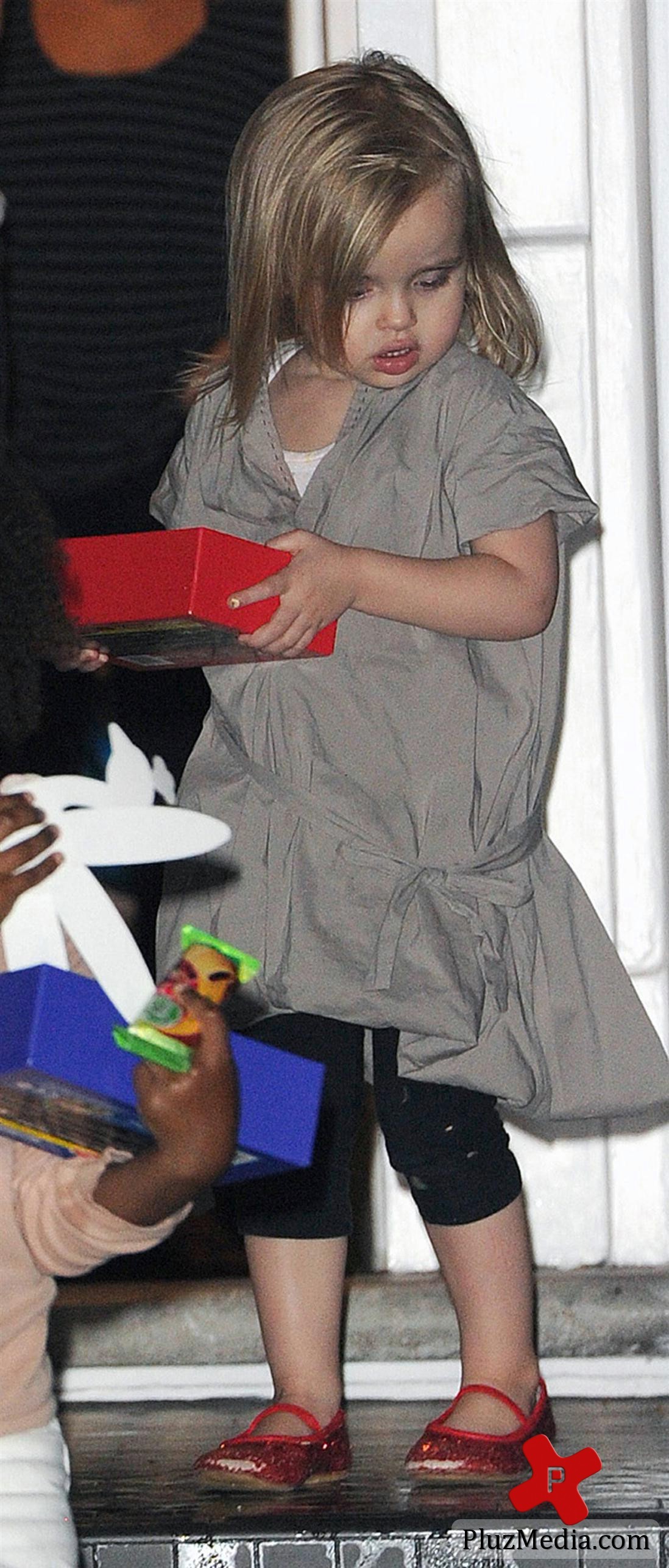 Angelina Jolie takes her children to visit Gwen Stefani | Picture 88176